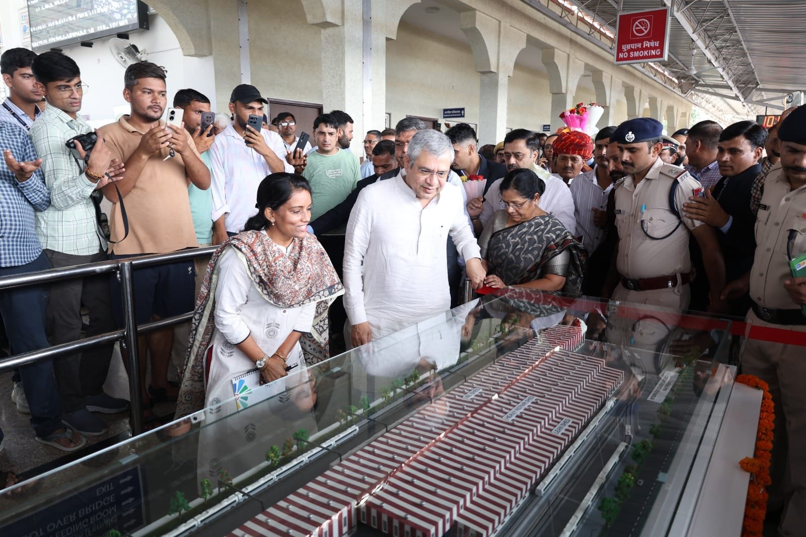 रेलवे इंफ्रास्ट्रक्चर को नई दिशा, रेल मंत्री अश्विनी वैष्णव ने किया निरीक्षण