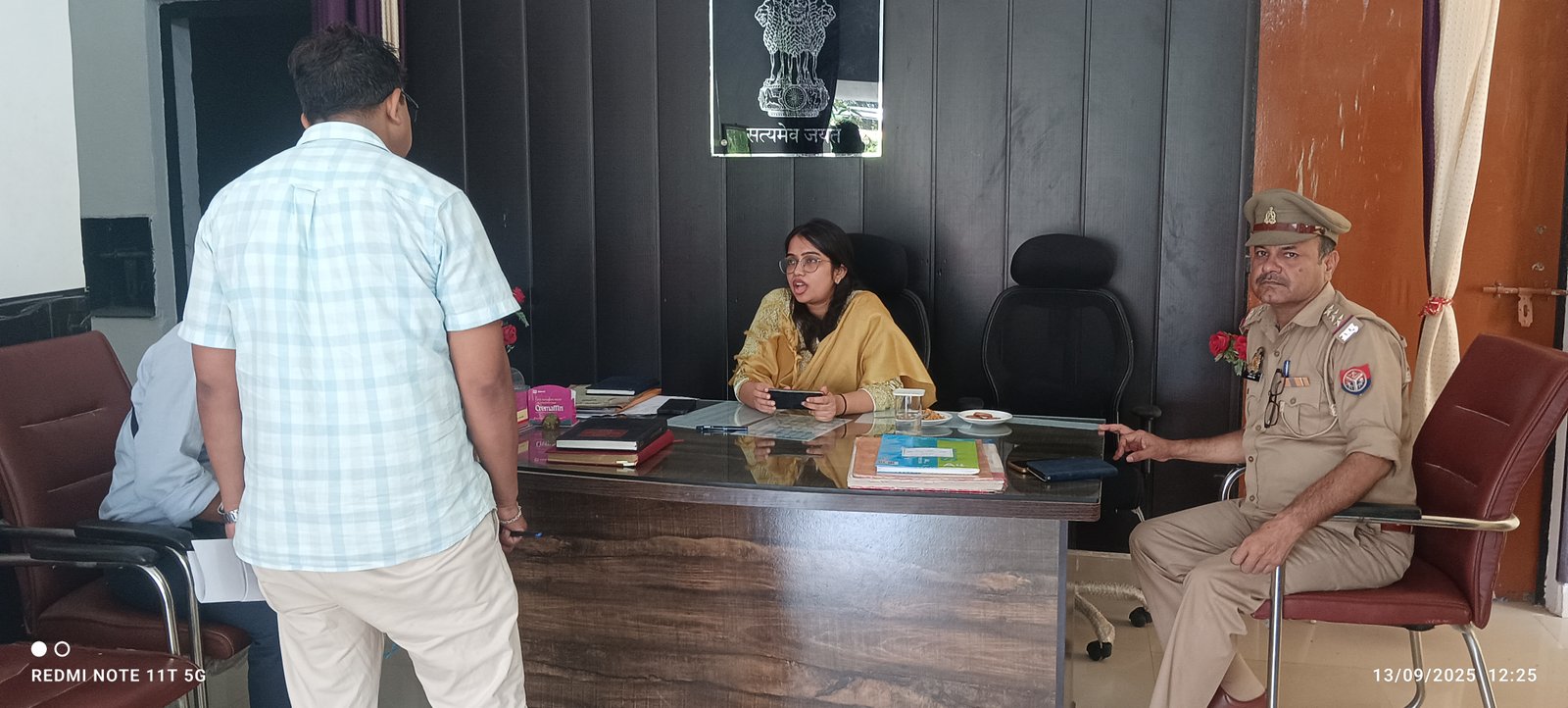 अधिकारी करते रहे इंतजार, समाधान दिवस में नहीं पहुंचे फरियादी