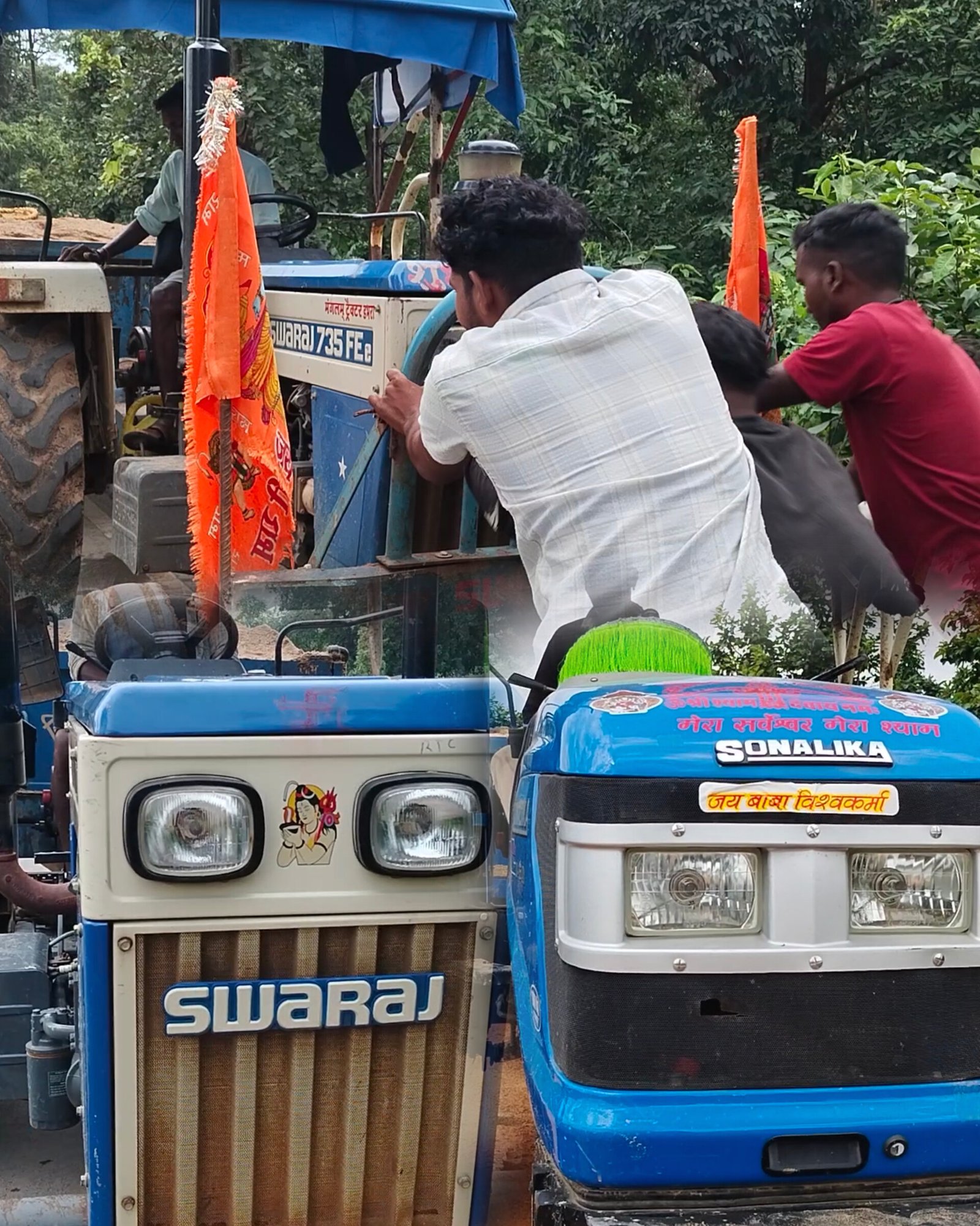 उरगा और करतला थाना क्षेत्र में बिना नंबर प्लेट ट्रैक्टरों से रेत का धड़ल्ले से परिवहन, कारोबार में पत्रकार आईडी बना सहारा!
