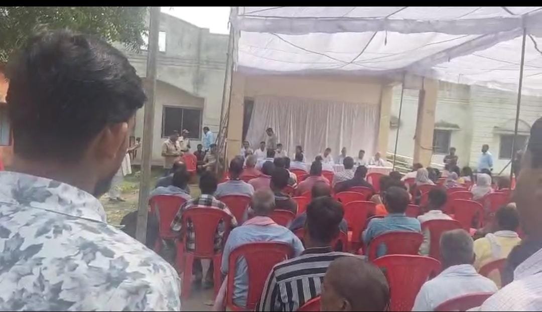 हरदीबाजार में ग्रामीण किसानों के साथ हुई सार्थक बैठक