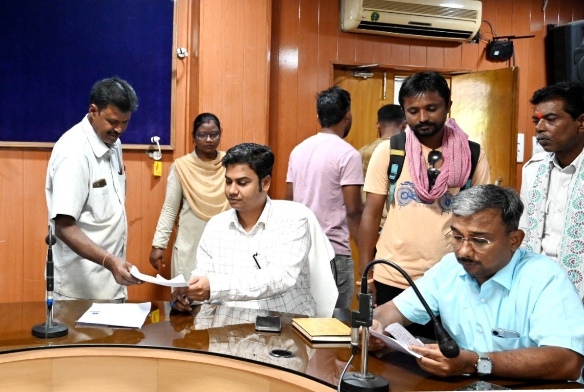 अपर कलेक्टर ने सुनी आमजनों की शिकायत एवं समस्याएं