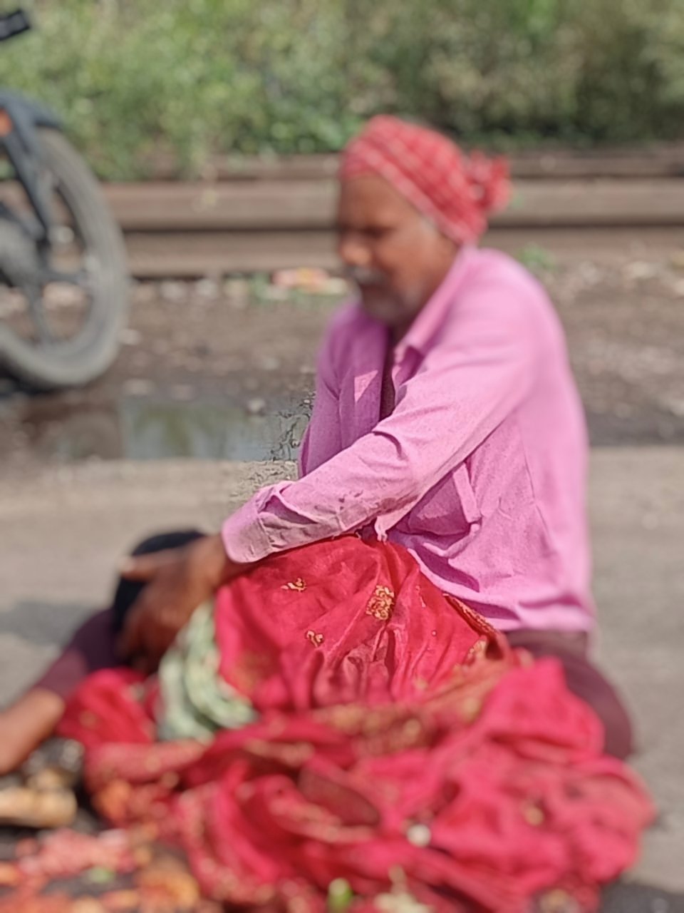 Janjgir Accident Death: ट्रेलर की टक्कर से पत्नी की मौत, स्कूटी सवार पति बाल-बाल बचा