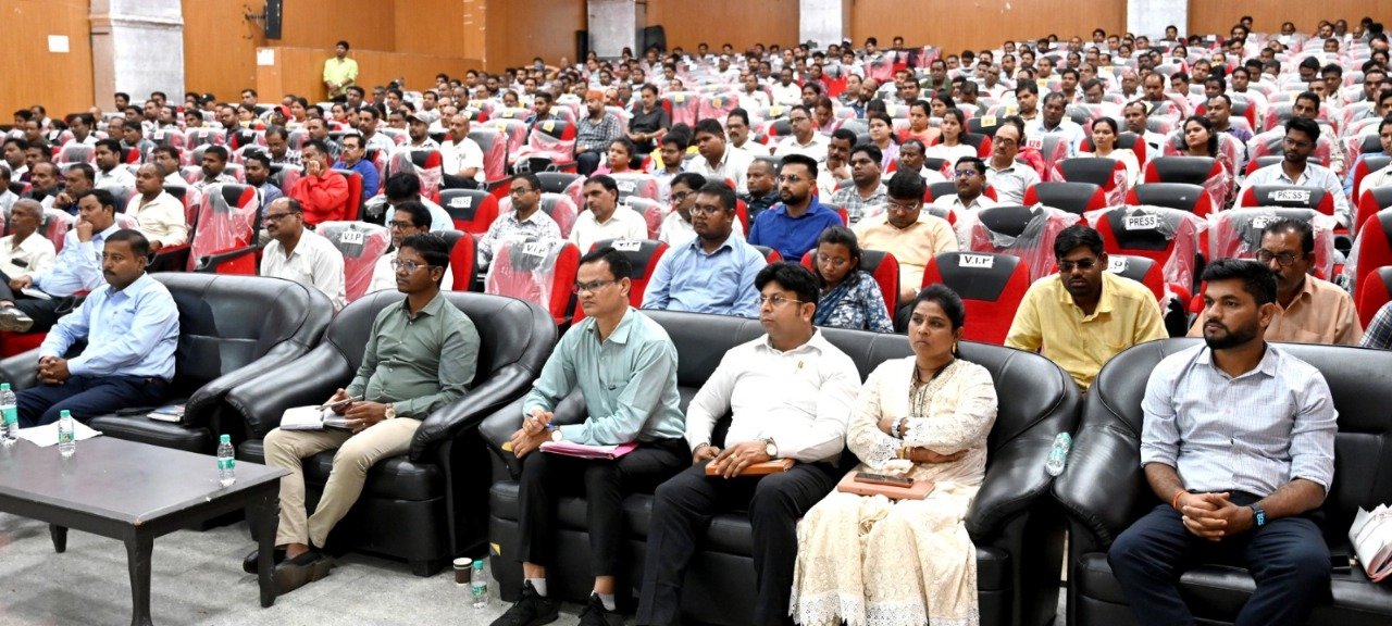 धान उपार्जन एवं कंट्रोल कमांड सेंटर टीम का प्रशिक्षण संपन्न, कलेक्टर जन्मेजय महोबे हुए शामिल...