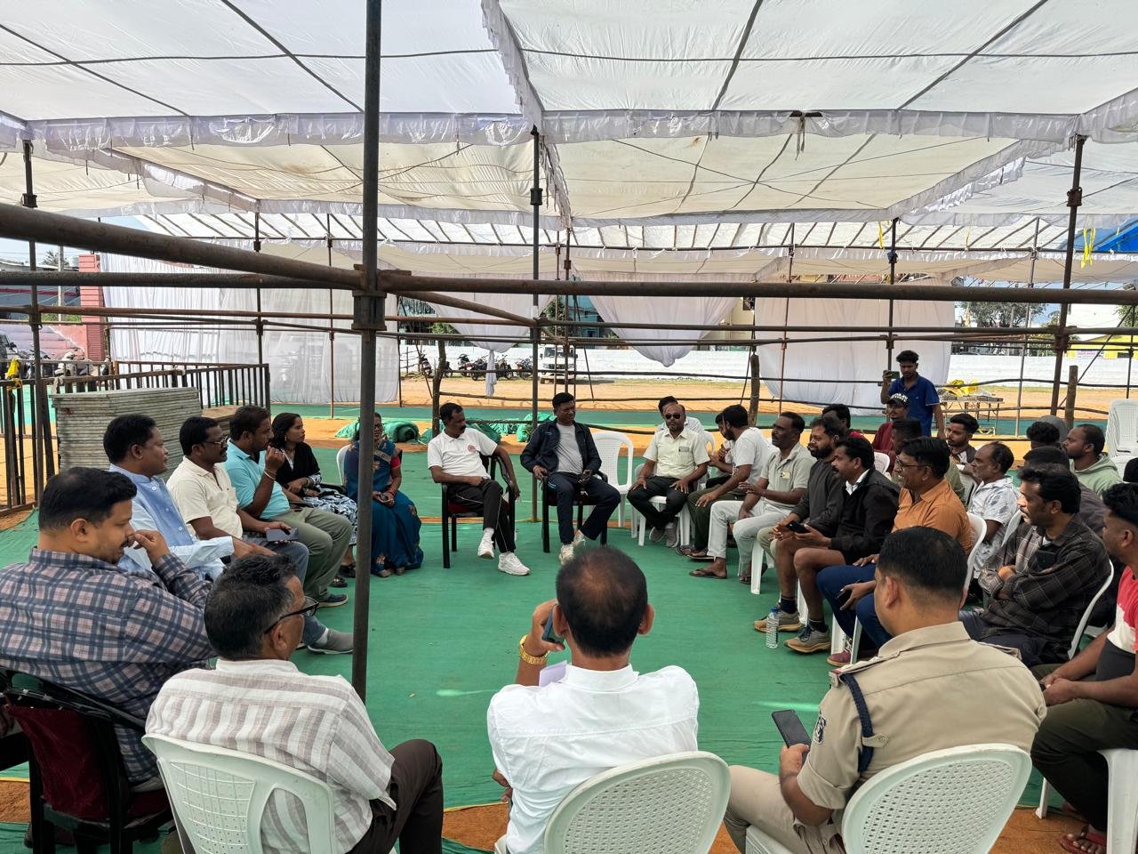 महात्मा गांधी वार्ड में कोर्ट भवन विरोध मामले में वार्डवासियों और प्रशासन की हुई सकारात्मक बैठक, निर्माण कार्य पर लगी रोक