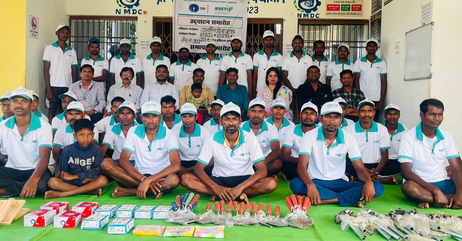 बयानार में 30 दिवसीय राजमिस्त्री प्रशिक्षण कार्यक्रम सम्पन्न, ग्रामीण युवाओं को मिला आत्मनिर्भरता का मंत्र