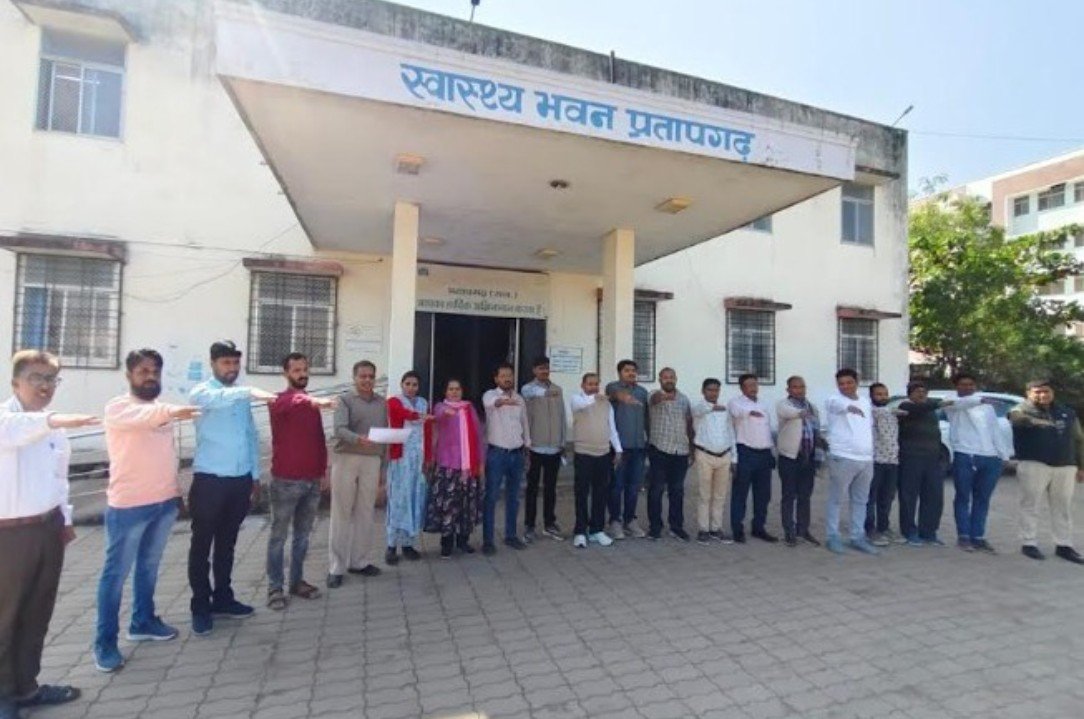 स्वच्छता अभियान व स्वदेशी संकल्प के साथ प्रतापगढ़ जिले में वंदे मातरम् अभियान का शुभारंभ