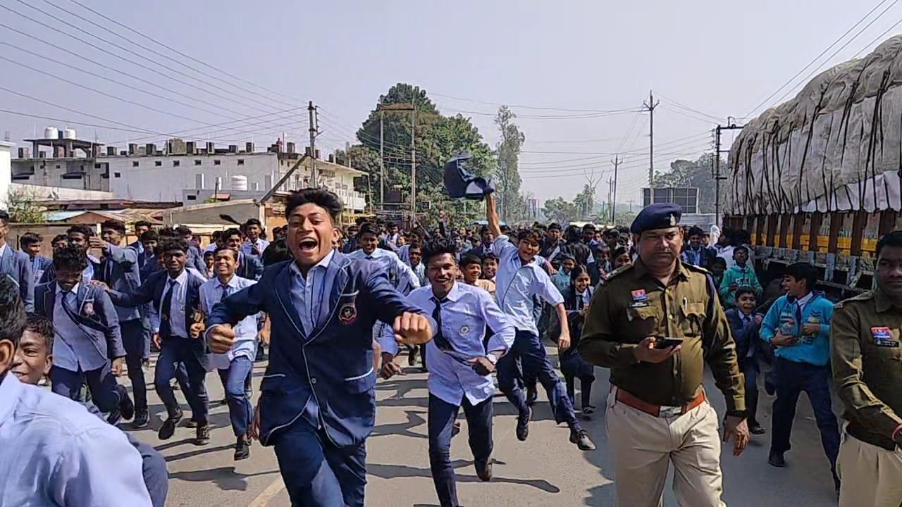 कोंडागांव में स्कूली बच्चों के आंदोलन पर प्रशासन की 'चुप्पी' से न्यायालय नाराज, कलेक्टर और एसडीएम को भेजा स्मरण पत्र