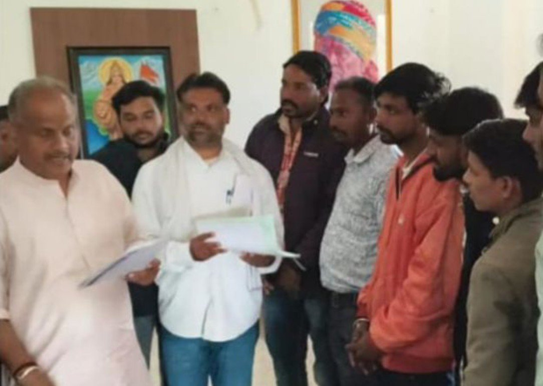 दर-दर भटकने को मजबूर बेरोजगार युवक    नागरिक सुरक्षा एवं आपदा प्रबंधन स्वयंसेवक भर्ती में नियमों की अनदेखी, चहेतों को मिला लाभ