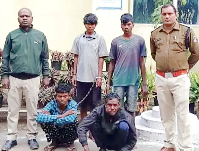 अवैध करंट तार से शिकार बना दो ग्रामीणों की मौत, एक नाबालिग सहित पांच आरोपी गिरफ्तार