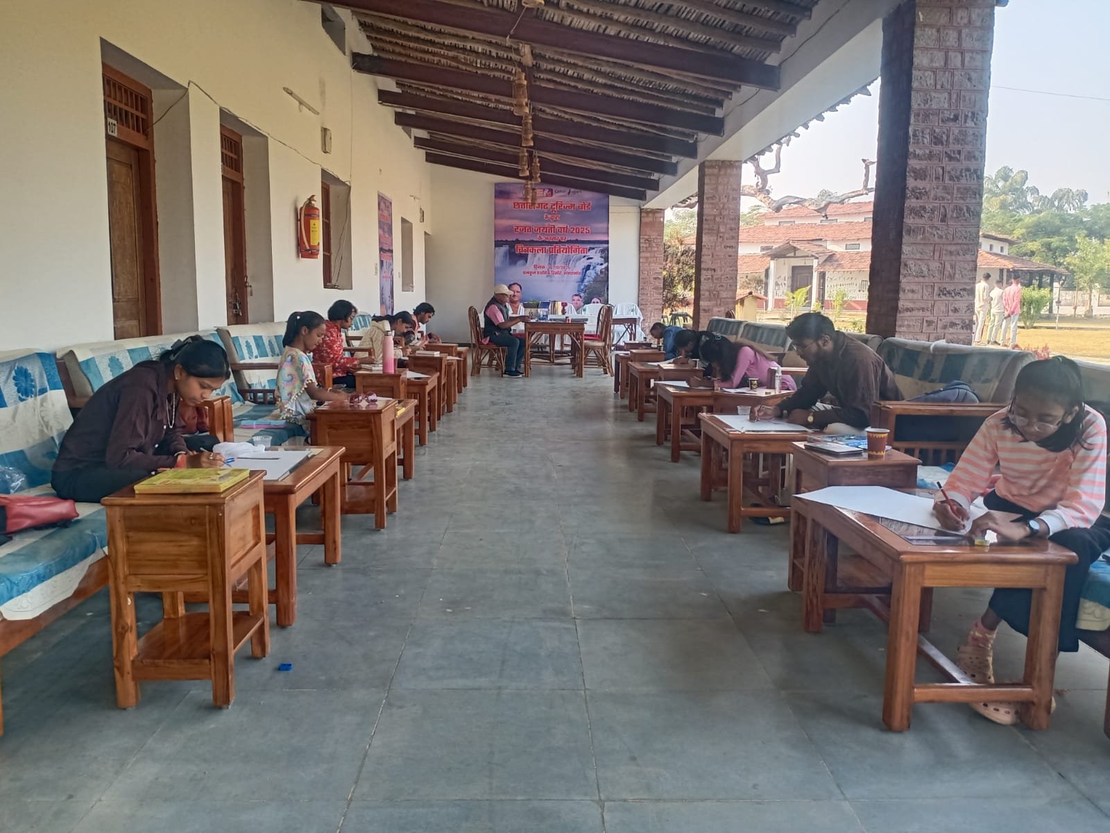 रजत जयंती वर्ष 2025 के अवसर पर कोण्डागांव में चित्रकला प्रतियोगिता का भव्य आयोजन