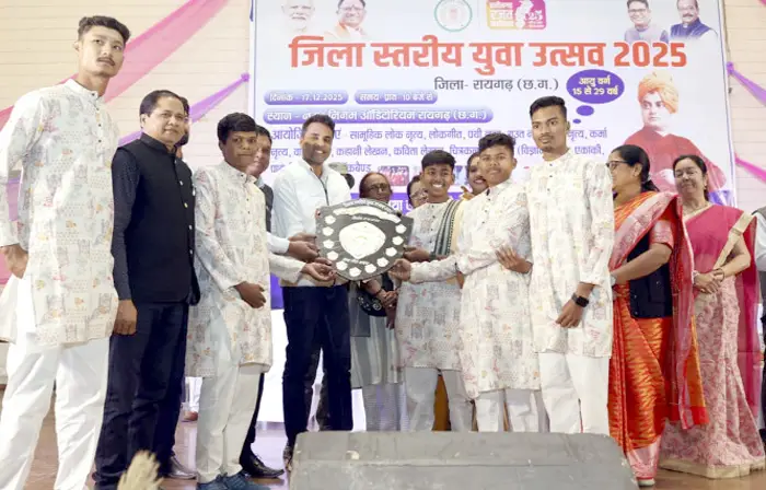 जिला स्तरीय युवा उत्सव में प्रतिभा का उत्सव, घरघोड़ा और पुसौर का रहा दबदबा