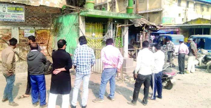 रेलवे स्टेशन के सामने स्थित मजार हटाने की कवायद तेज