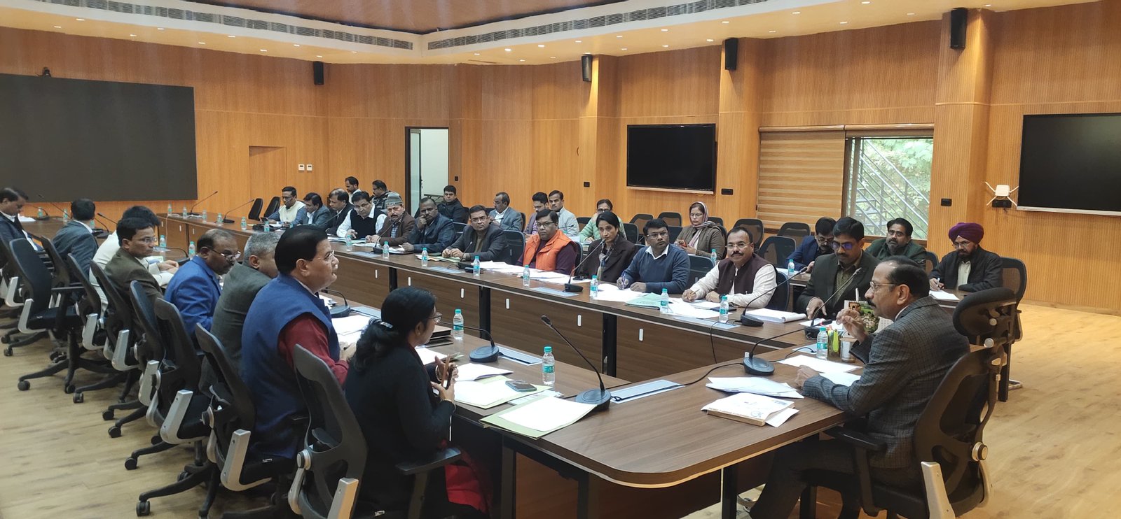 झांसी मंडल के जनपदों में ग्रामवार, स्कूलवार दिव्यांग बच्चों का सर्वे कराने के मंडलायुक्त में दिए आदेश