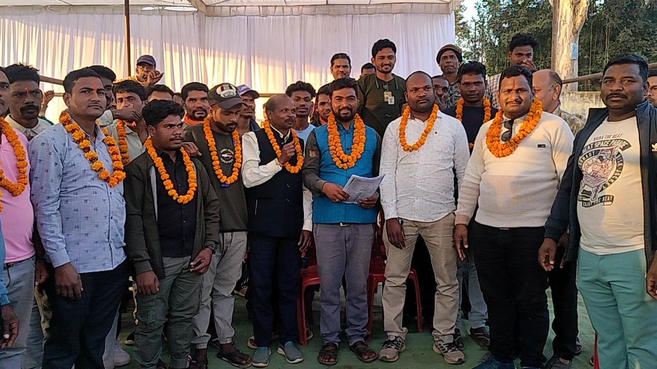 कोण्डागांव ग्रामीण हाट-बाजार, मेला-मड़ई फुटकर व्यापारियों ने बनाया संगठन, रोशन पांडे बने जिला अध्यक्ष