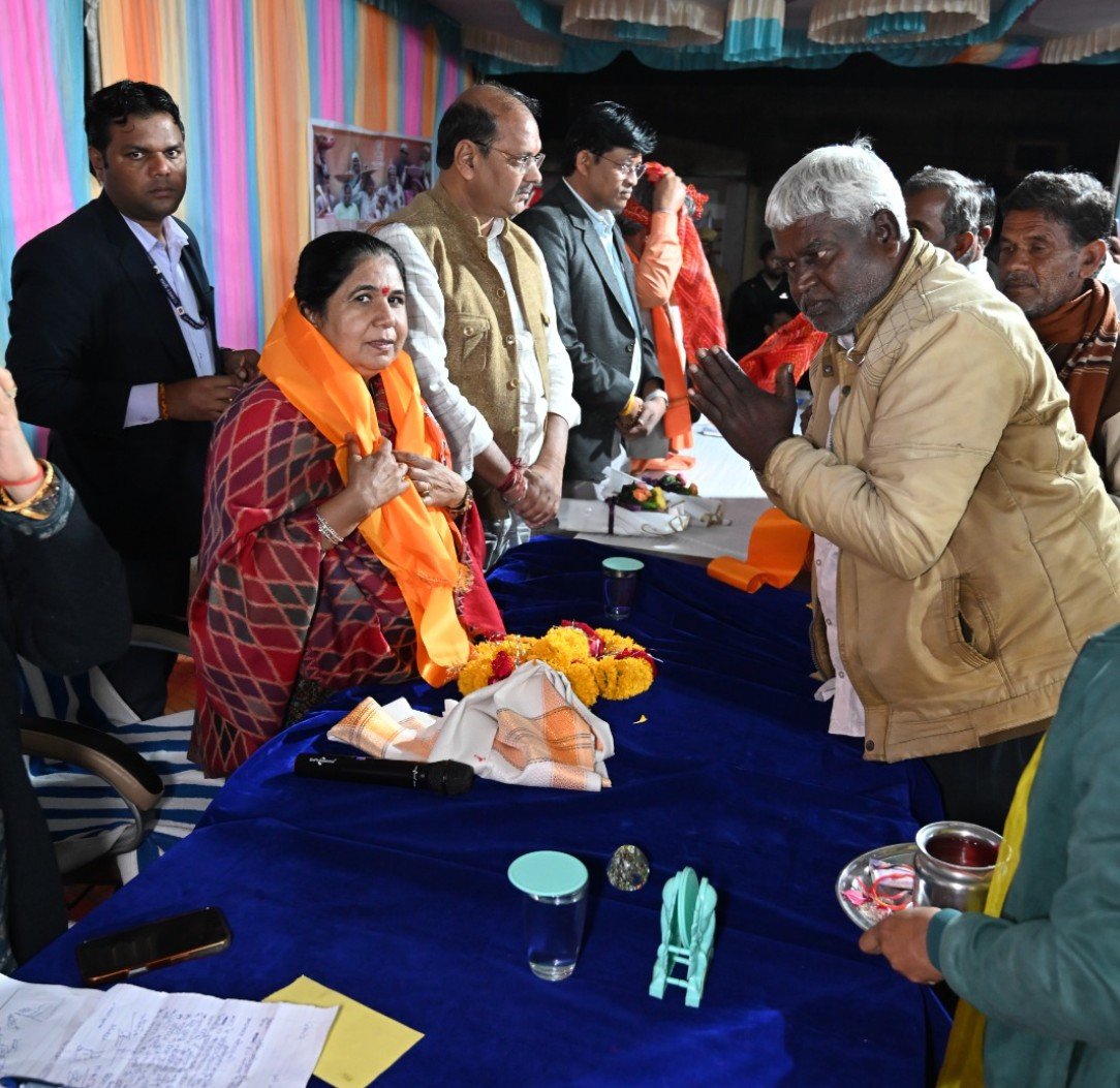 प्रतापगढ़ प्रभारी मंत्री ने सिद्धपुरा ग्राम पंचायत में की रात्रि चौपाल—  परिवादों को सुनकर मौके पर करवाया समाधान