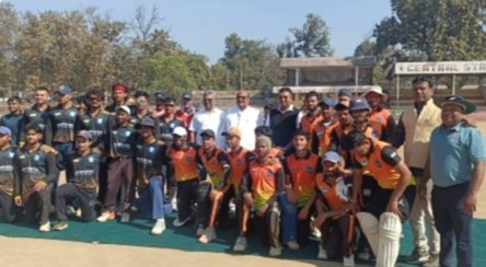 मन्दयन्ति कप का आगाज, अखिल भारतीय ड्यूज बॉल क्रिकेट से गूंजा कोरबा