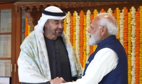 भारत–UAE दोस्ती की झलक, पीएम मोदी ने शेख मोहम्मद को दिए पारंपरिक उपहार