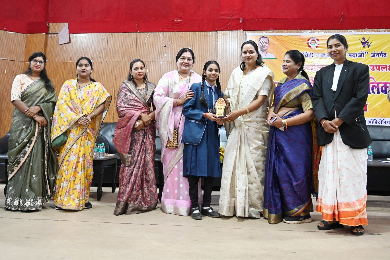 राष्ट्रीय बालिका दिवस के अवसर पर बालिका सम्मेलन एवं बालिका सम्मान कार्यक्रम का हुआ आयोजन...