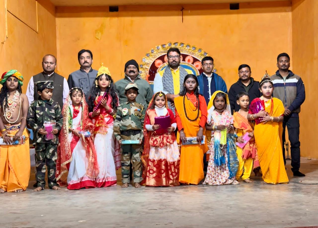 कालीबाड़ी समिति के नवनियुक्त पदाधिकारियों का शपथ ग्रहण समारोह सम्पन्न