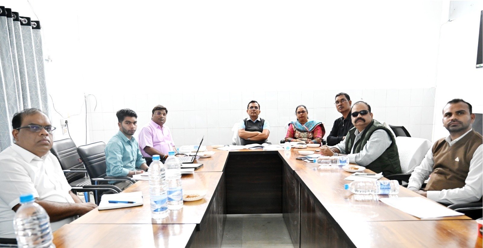 कलेक्टर जन्मेजय महोबे की अध्यक्षता में राष्ट्रीय फाइलेरिया उन्मूलन कार्यक्रम के संबंध में बैठक आयोजित...