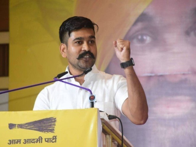 आम आदमी पार्टी छत्तीसगढ़ प्रदेश अध्यक्ष उत्तम जायसवाल कोंडागांव में सड़क हादसे में गंभीर रूप से घायल