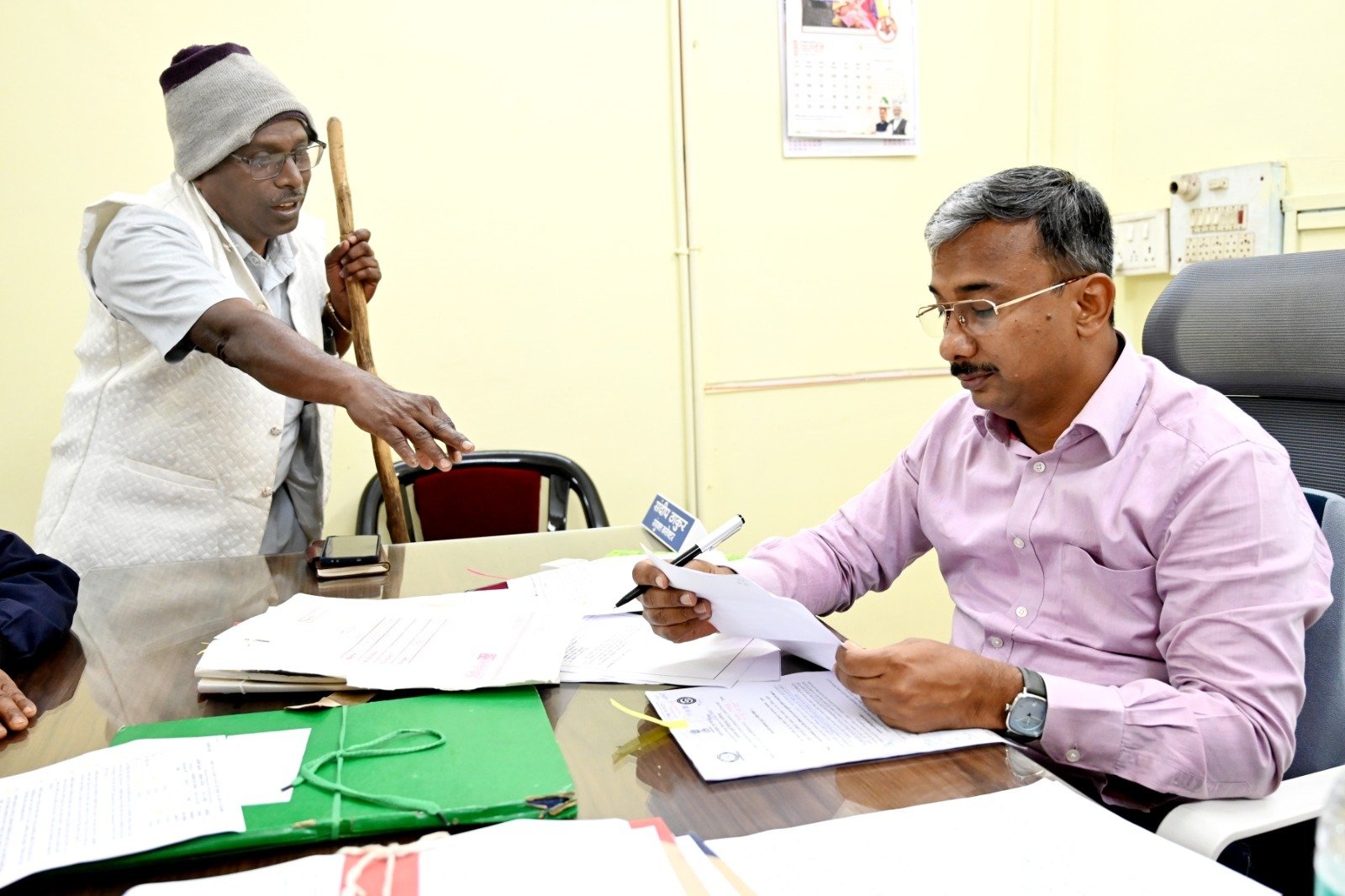 साप्ताहिक जनदर्शन में पहुचे आम नागरिकों ने बताई अपनी समस्याएं...