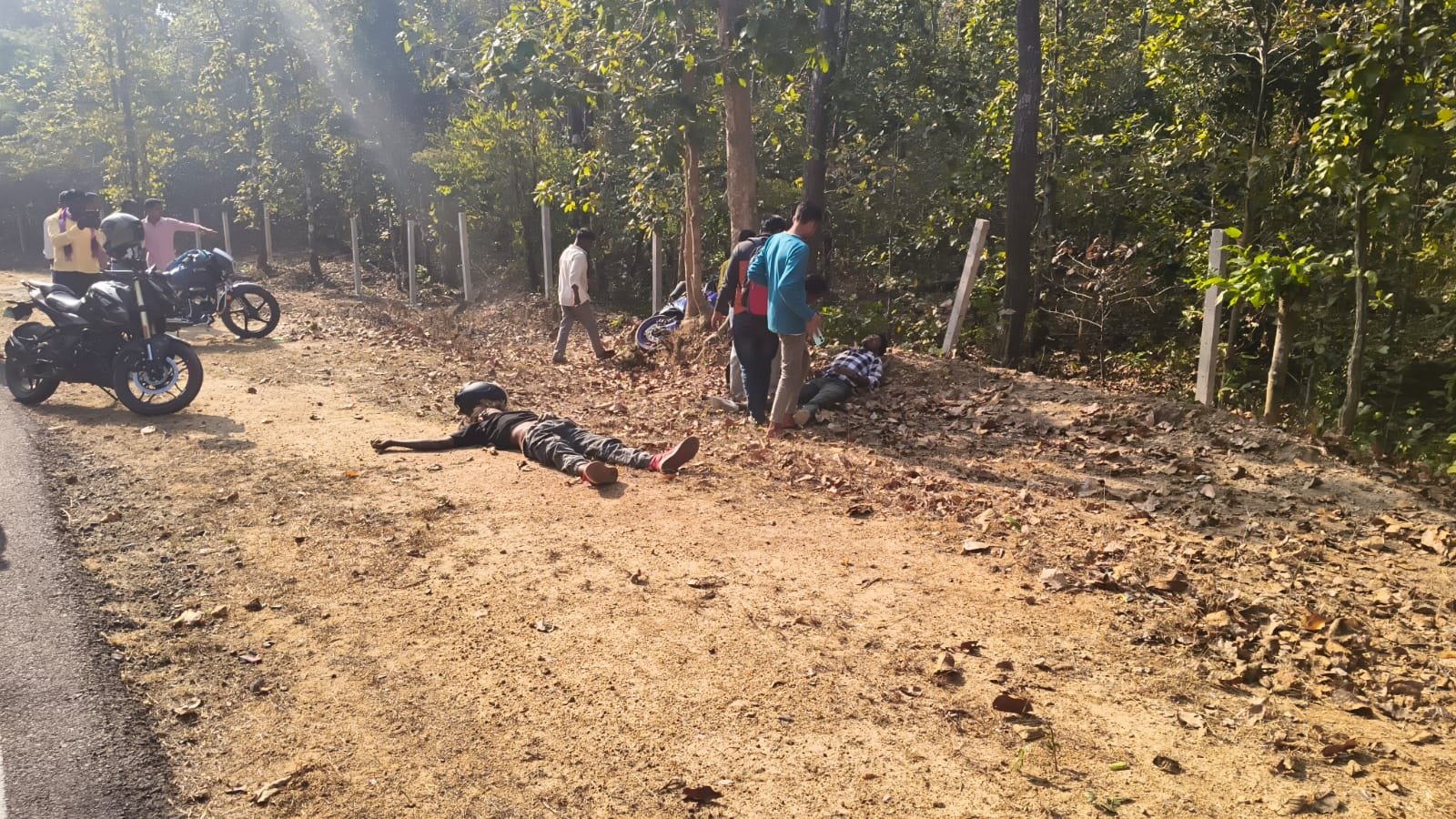 सल्फी ढोड़ी मोड़ पर भीषण सड़क हादसा, एक युवक की मौत, दूसरा गंभीर घायल, रफ्तार बनी मौत का कारण