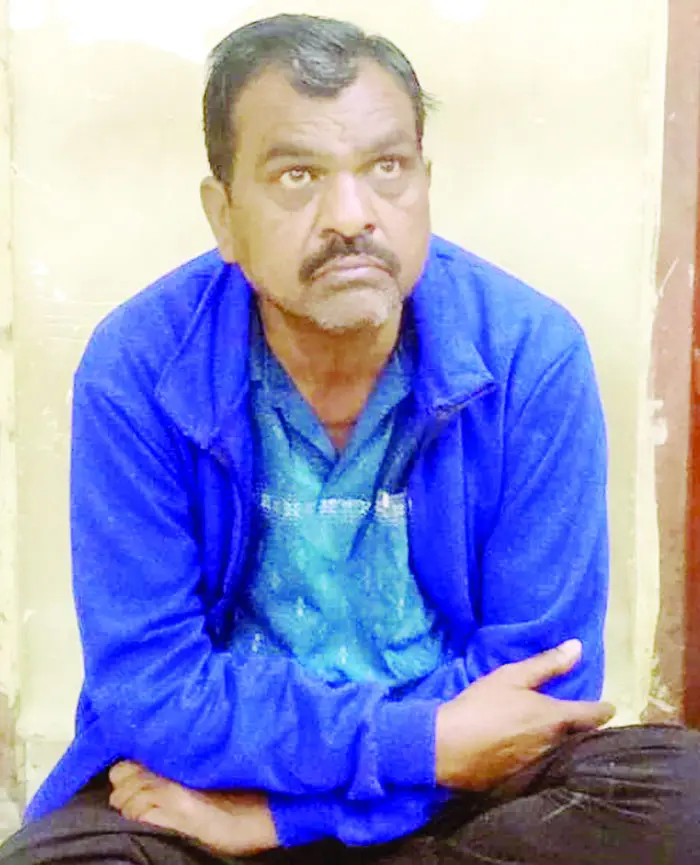 चक्रधरनगर पुलिस की छापामारी, देह व्यापार के आरोप में मकान मालिक व महिला गिरफ्तार