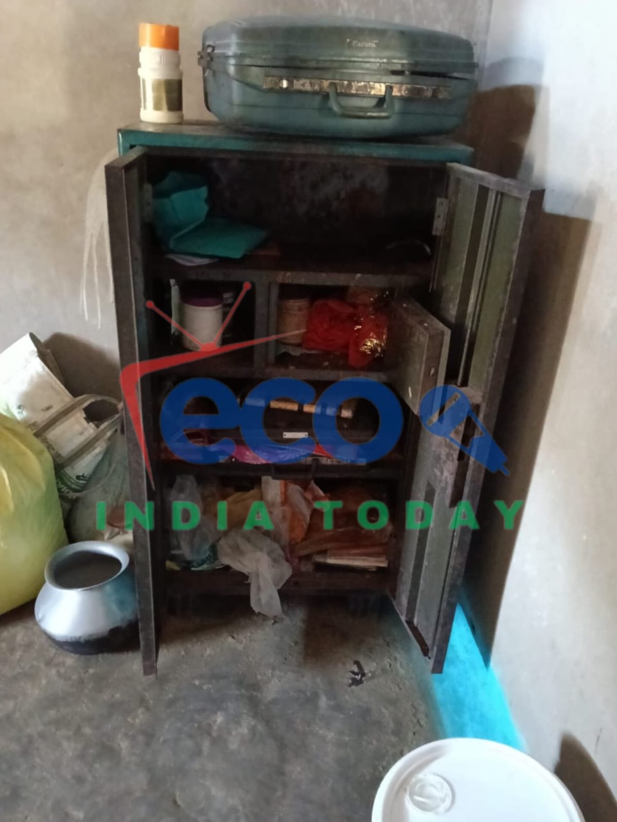 उरगा थाना क्षेत्र के ग्राम छातापाठ में बड़ी चोरी, लाखों का सामान पार