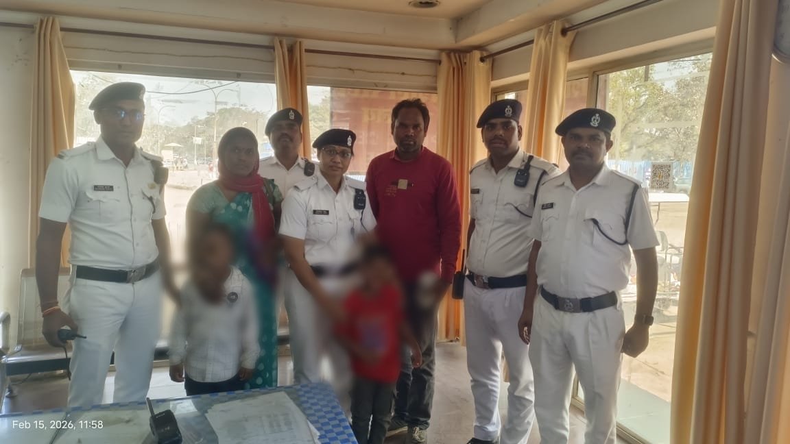 बिलासपुर रेलवे स्टेशन पर बिछड़ा बालक सुरक्षित परिजनों को सौंपा गया