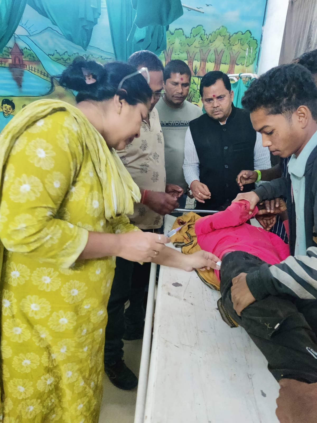 नांदिया रोड पर बाइक अनियंत्रित, 17 वर्षीय युवक गंभीर