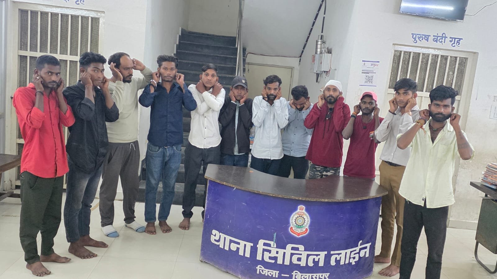 सिविल लाइन पुलिस की कार्रवाई, चाकू से दहशत फैलाने वाले गिरफ्तार, 11 पर शिकंजा