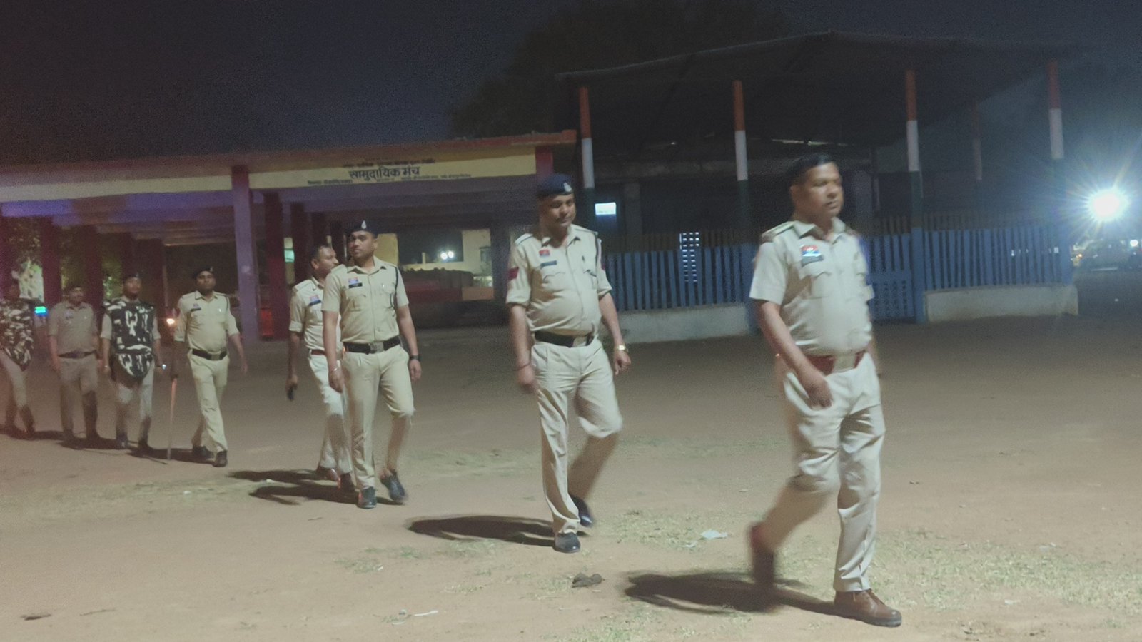 होली में हुड़दंग करने वालों को सख्त चेतावनी , किया गया पैदल मार्च