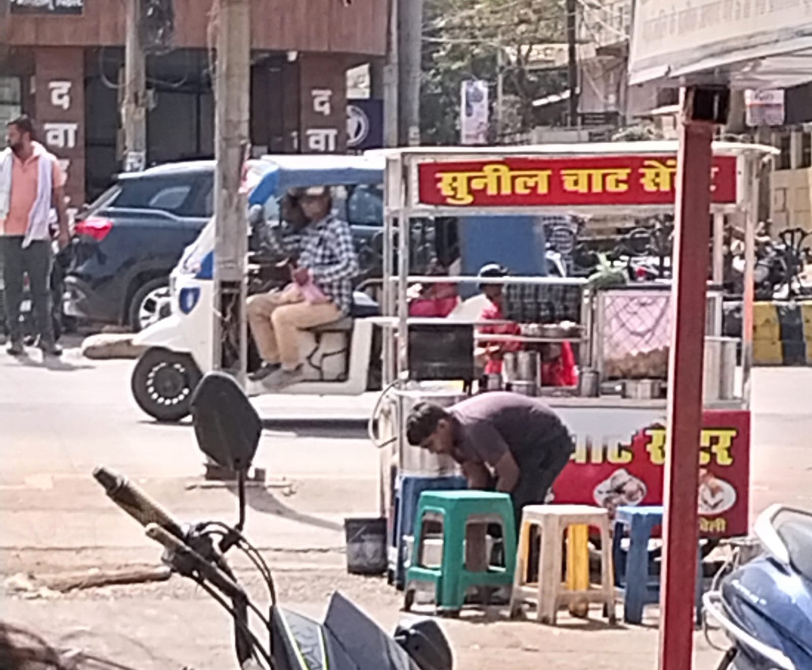 ठेला संचालकों की दादागिरी, स्वच्छ शहर अभियान को चुनौती