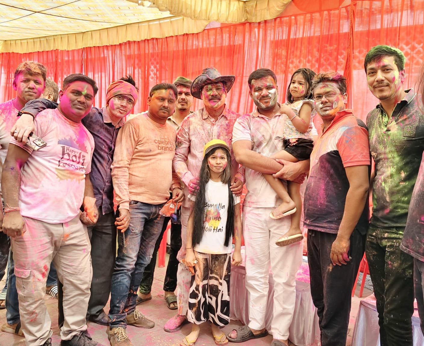 भाजपा जिलाध्यक्ष गोपाल मोदी के होली मिलन समारोह में उड़े गुलाल