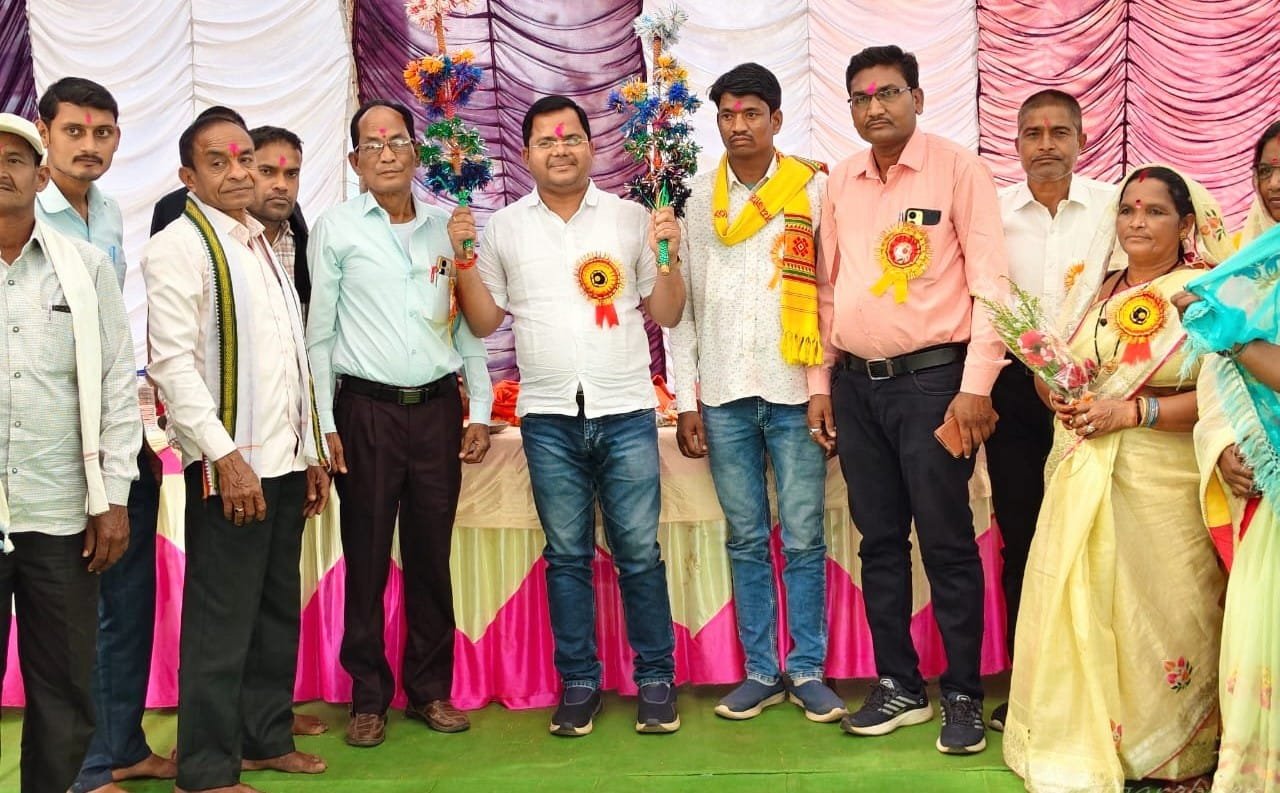 माताएं और बहनें भी समाज की रीढ़ हैं,उनके बिना समाज की कल्पना अधूरी : जनपद अध्यक्ष संजय सिन्हा