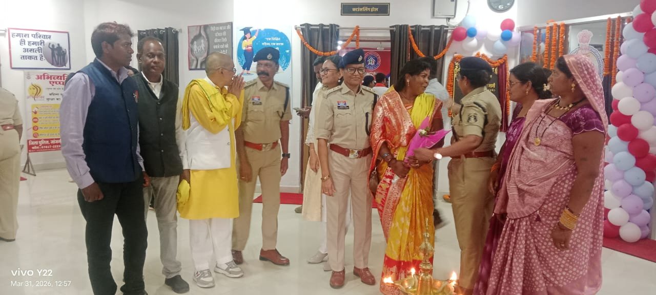 जांजगीर चांपा जिला में भी अब महिला थाना की शुरुआत प्रथम थाना प्रभारी सिलमानी टोप्पो को इस नए महिला थाने की पहली थाना प्रभारी नियुक्त