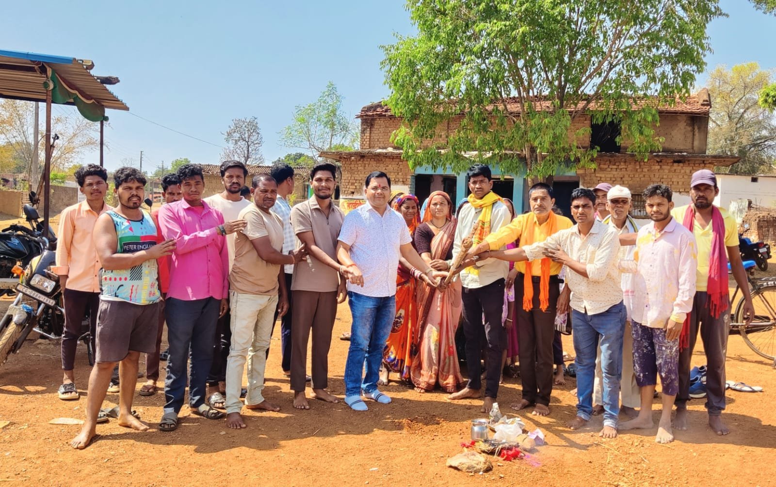 जनपद अध्यक्ष संजय सिन्हा ने किया सीसी सड़क,नाली निर्माण हेतु भूमिपूजन