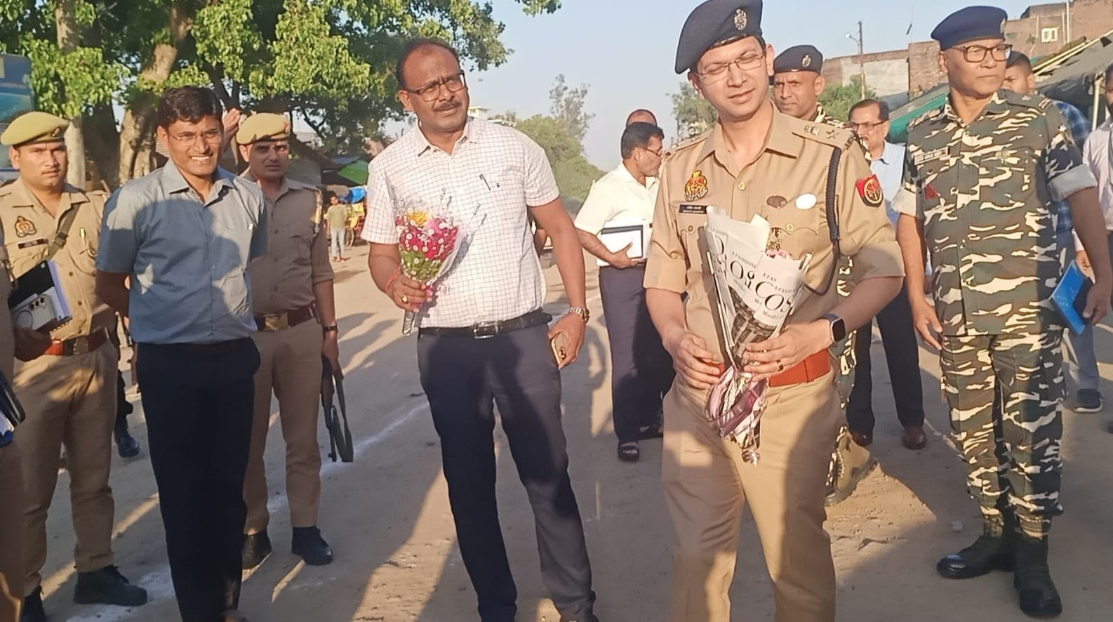 उत्तर प्रदेश महराजगंज  डीआईजी एस. चनप्पा का सोनौली बॉर्डर दौरा, सुरक्षा व्यवस्था का लिया जायजाउत्तर प्रदेश सोनौली/महराजगंज आगामी पश्चिम बंगाल विधानसभा