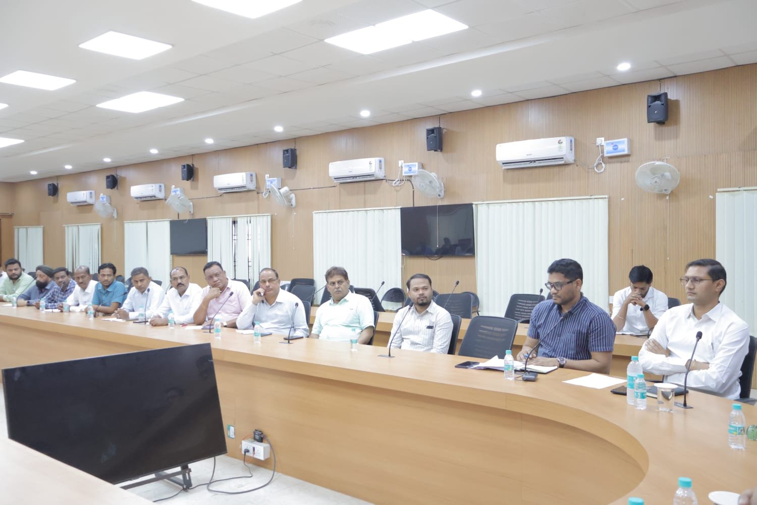 कोरबा में गैस वितरण पर सख्ती: कलेक्टर-एसपी के निर्देश, CCTV व OTP अनिवार्य