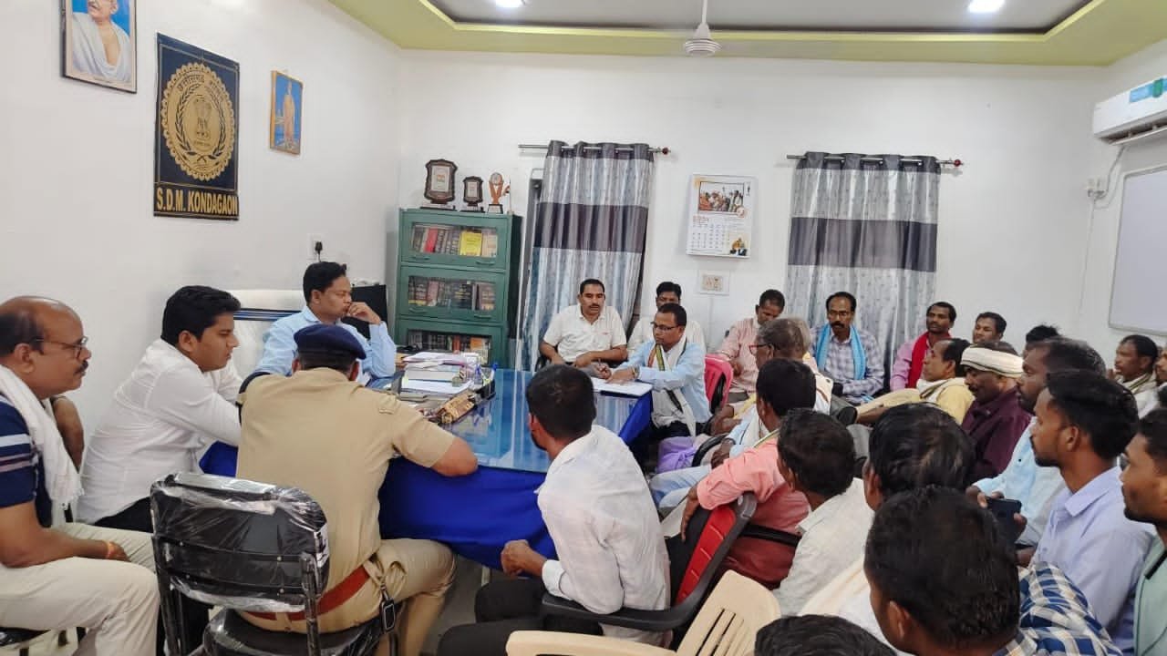 एसडीएम संग बैठक में गोंडवाना समाज ने भूमि हस्तक्षेप का किया कड़ा विरोध
