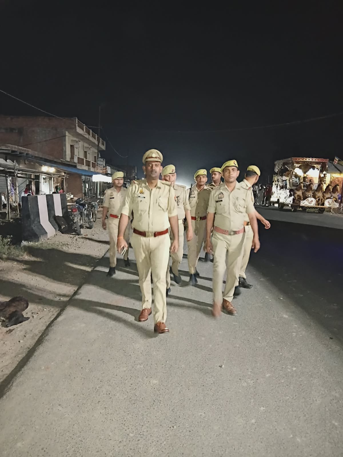 Gazipur Breaking अपराध नियंत्रण के लिए पुलिस का फ्लैग मार्च, सादात थाना रहा केंद्र में