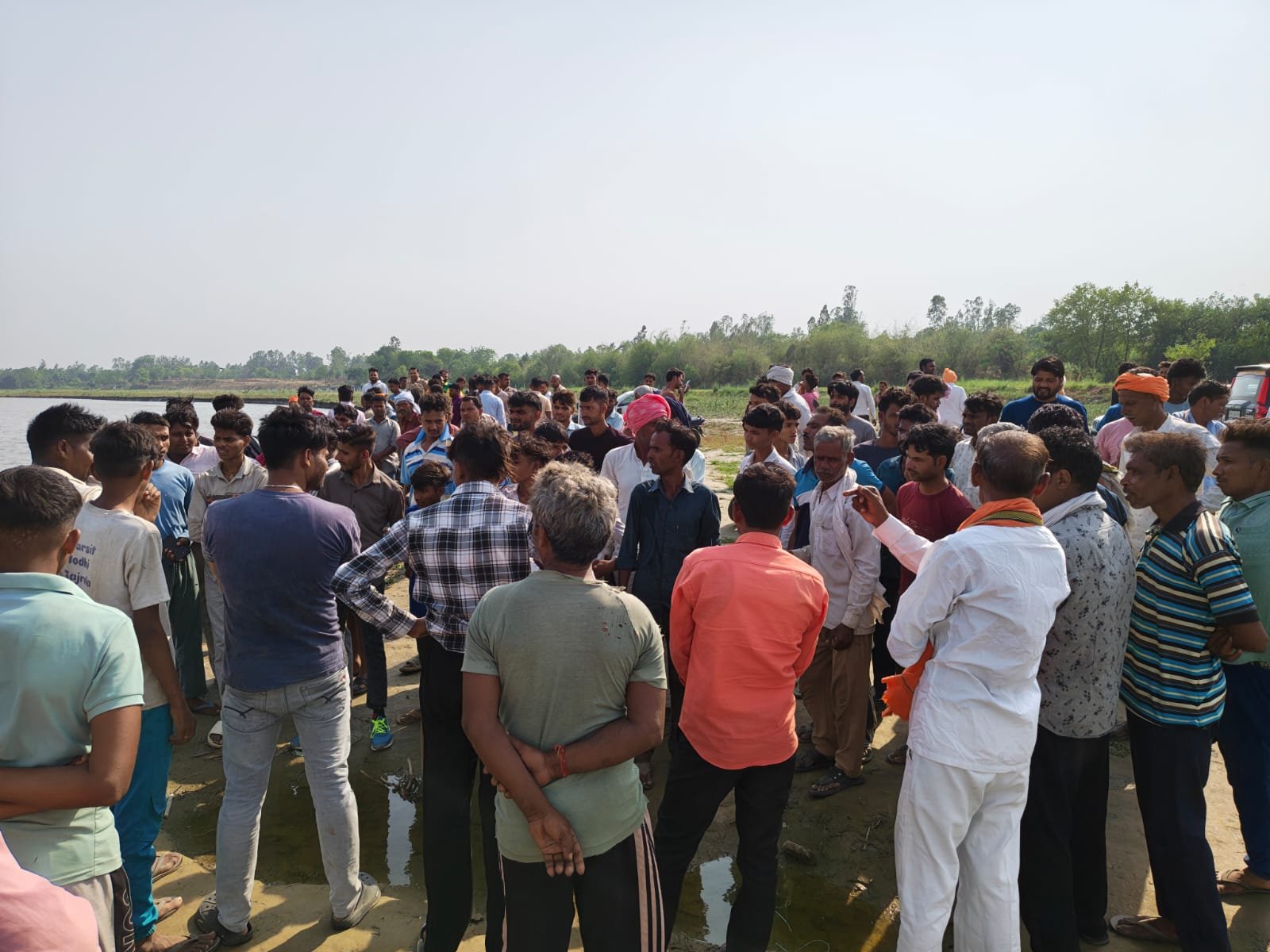 बुलंदशहर:गंगा में दो सगे भाई डूबे, एक को बचाया दूसरा लापता