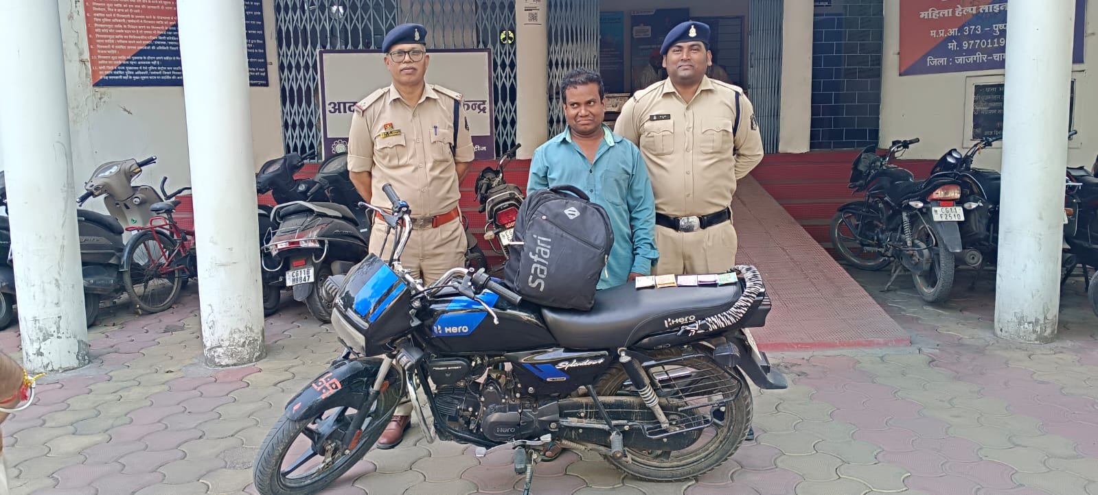 तालाब किनारे चल रहा था कोरेक्स का काला कारोबार, पुलिस ने आरोपी को दबोचा