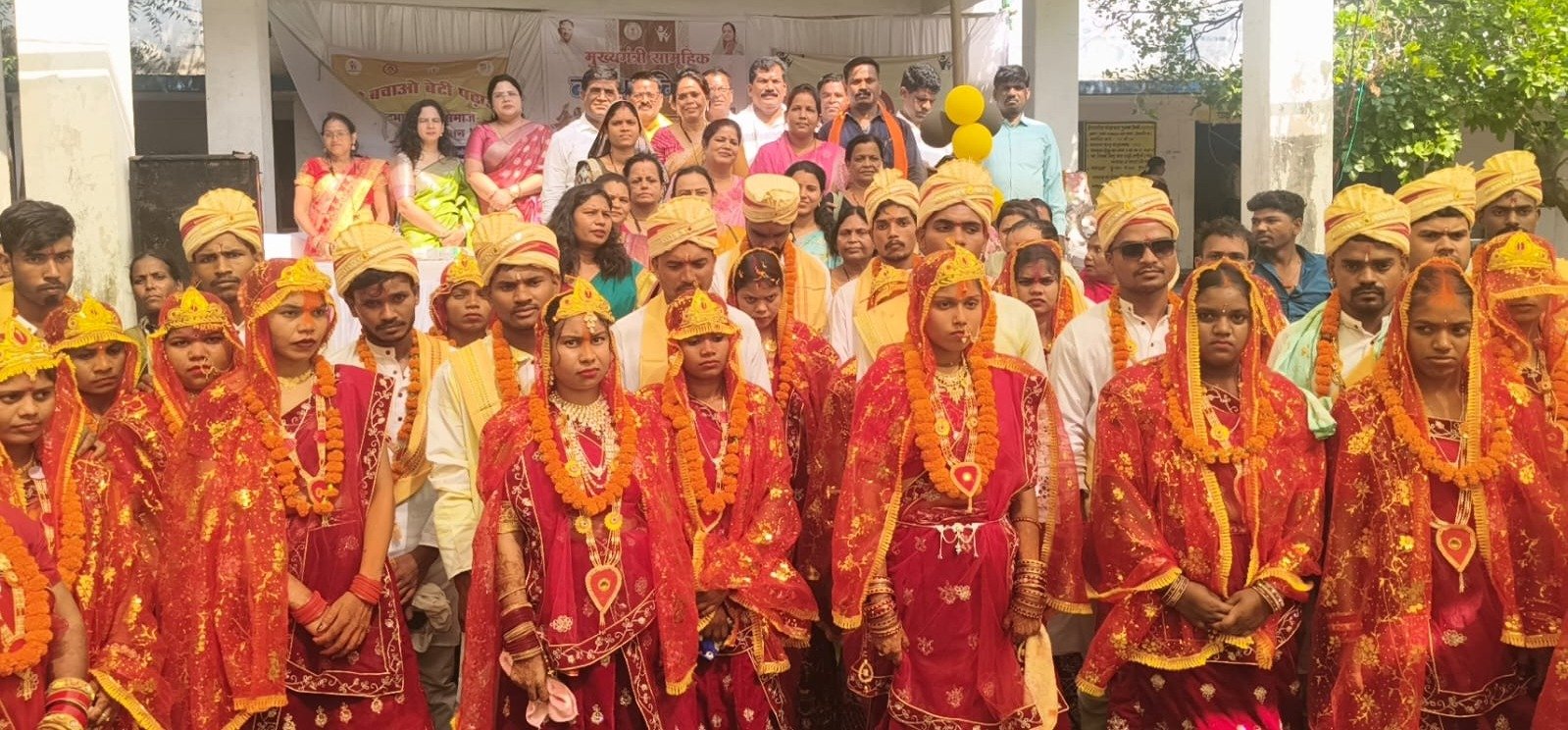 मुख्यमंत्री कन्या विवाह योजना: सिवनी च में 33 जोड़े बंधे परिणय सूत्र में, जनप्रतिनिधियों ने दिया सुखद दांपत्य का आशीर्वाद...
