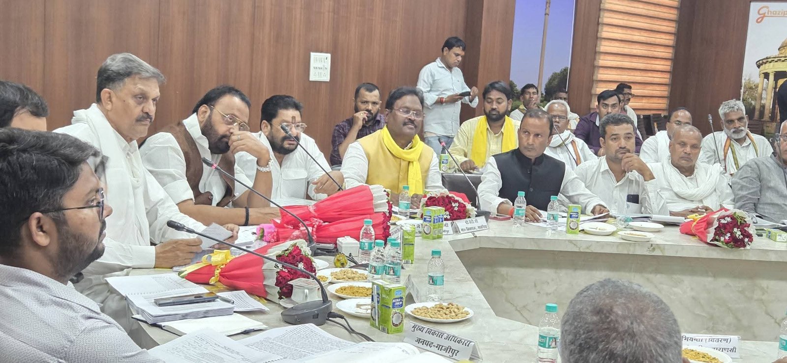 गाजीपुर-डिस्ट्रिक्ट इलेक्ट्रिसिटी कमेटी की बैठक में गूंजी जखनियां की बिजली समस्याएं