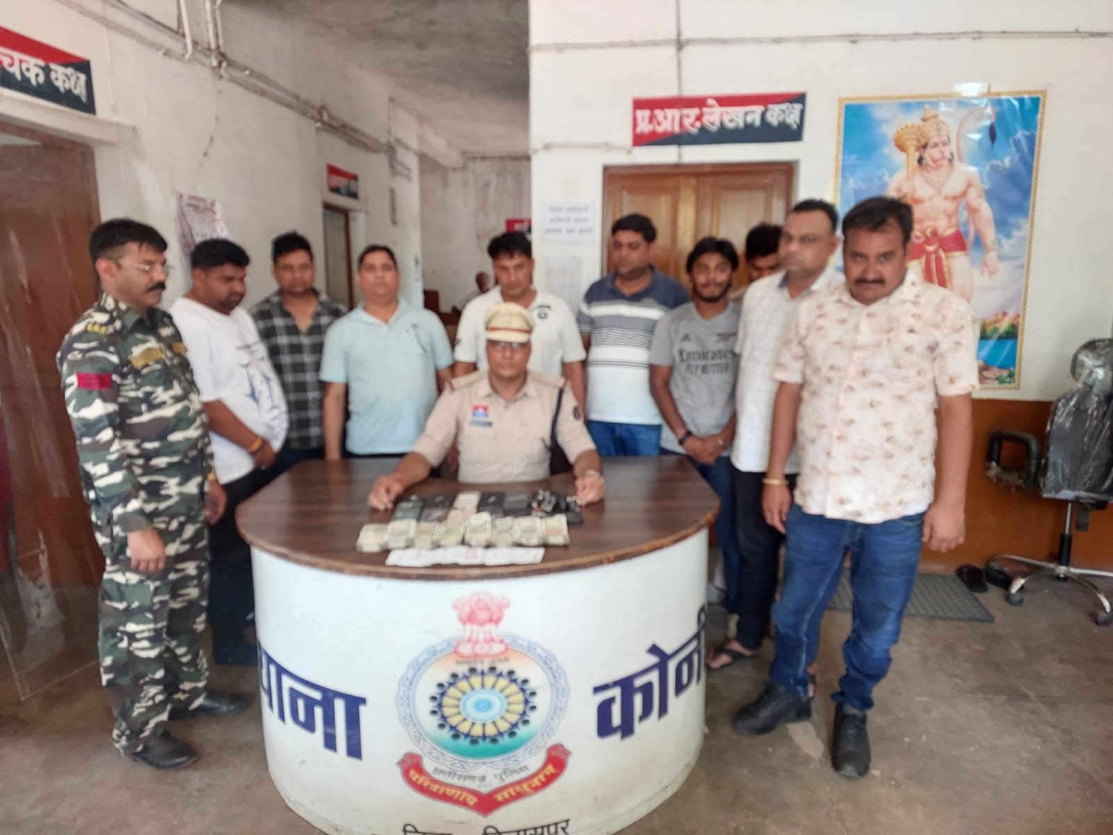 Anp News फार्म हाउस बना जुए का अड्डा, 40 लाख की संपत्ति के साथ 8 गिरफ्तार