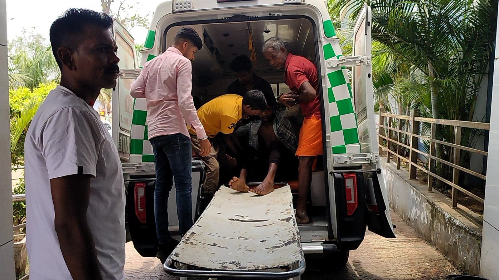 तमरावंड में सामूहिक भोज के बाद फैला फूड प्वाइजन का प्रकोप, 17 बीमार, एक महिला की मौत
