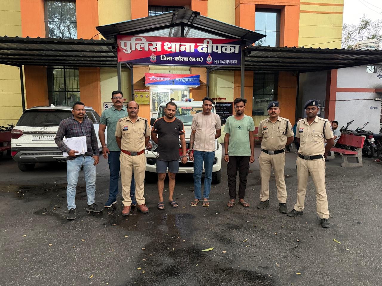 डेढ़ साल से पुलिस को चकमा दे रहा 10 हजार का इनामी आरोपी गिरफ्तार