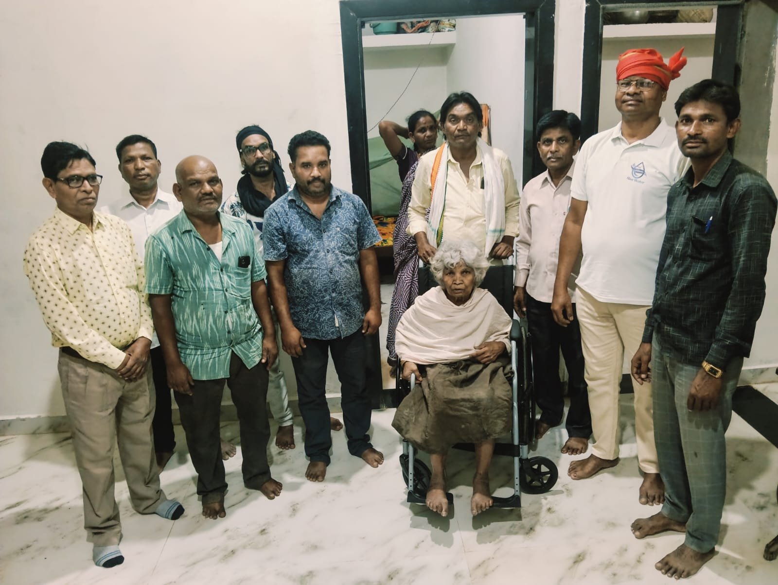 जरूरतमंद महिला को मिली व्हीलचेयर, बाबा साहेब सेवा संस्था और प्रशासन का सराहनीय प्रयास